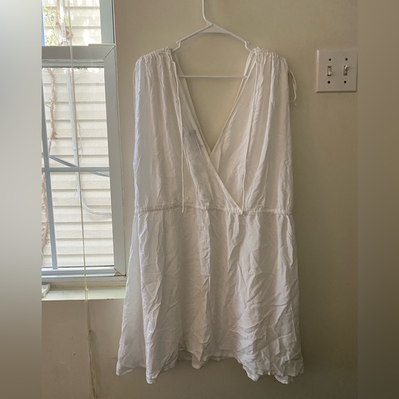 ASOS Design Curve White Beach Coverup - Picture 8 of 8